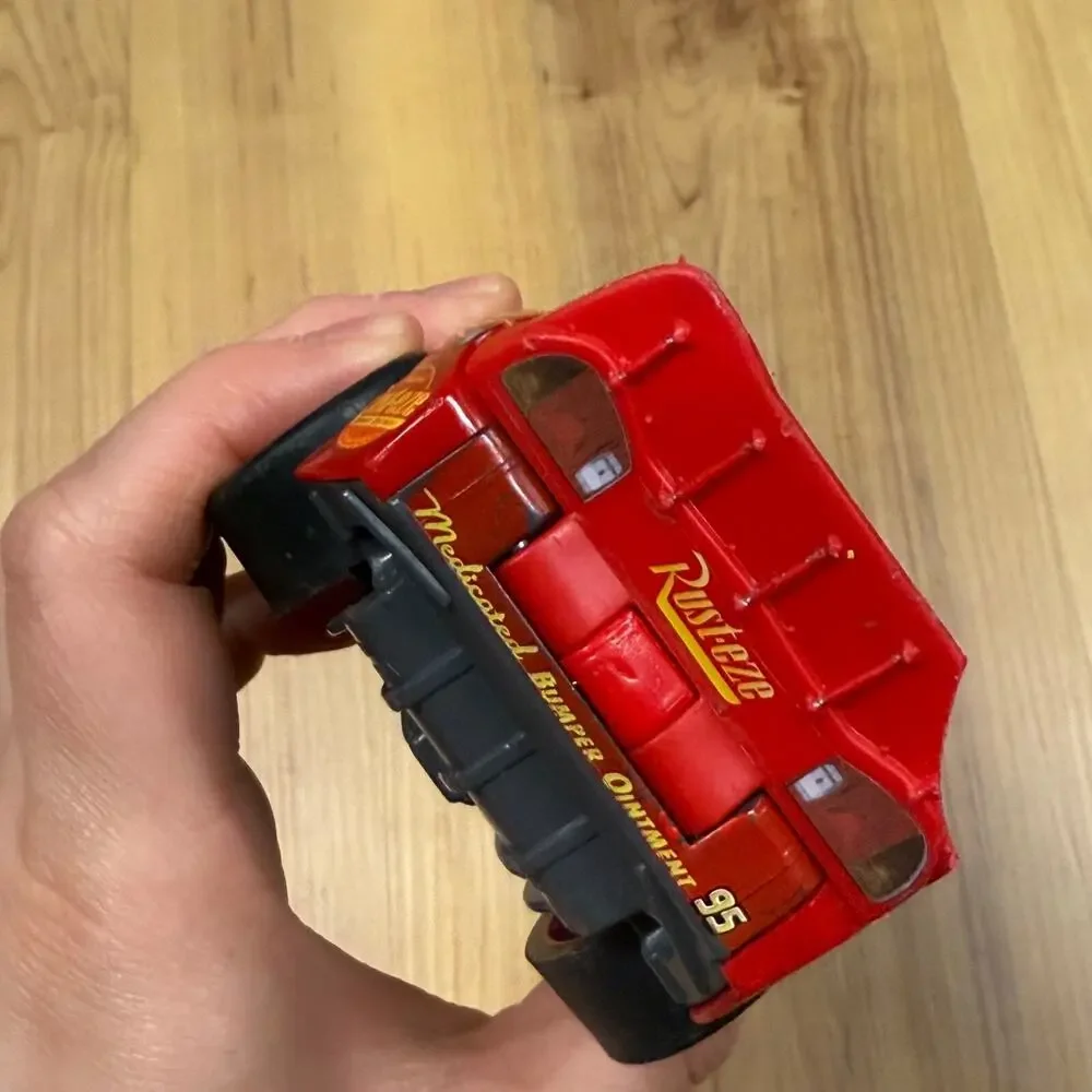 DISNEY PIXAR CARS LIGHTNING MCQUEEN #95 RUST-EZE RED 4.5